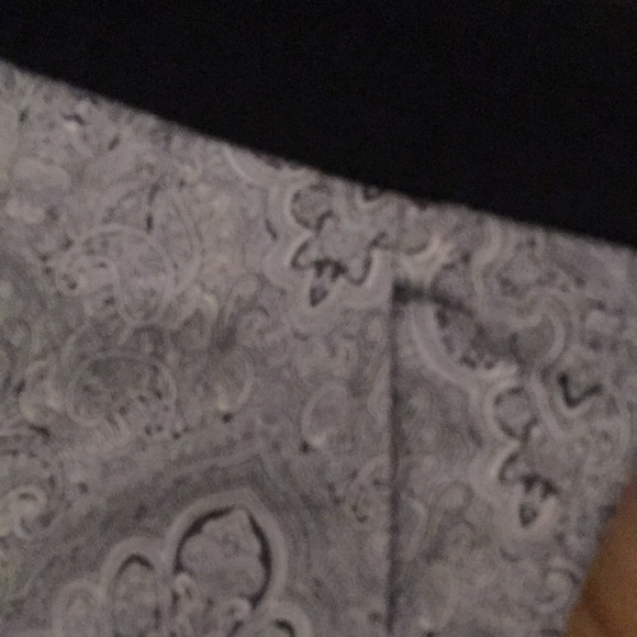 Smart Set, black-white Capri pants in size 8 - Picture 3 of 7